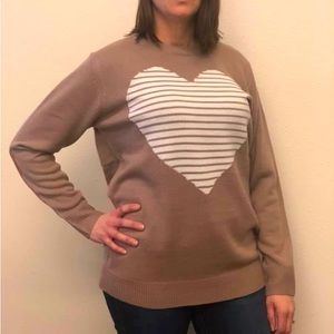 Basic heart sweater with brown leather detail elbow